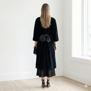 Vintage Dejac Paris 1980s Black Velvet Bow Back Opera Coat - One Size